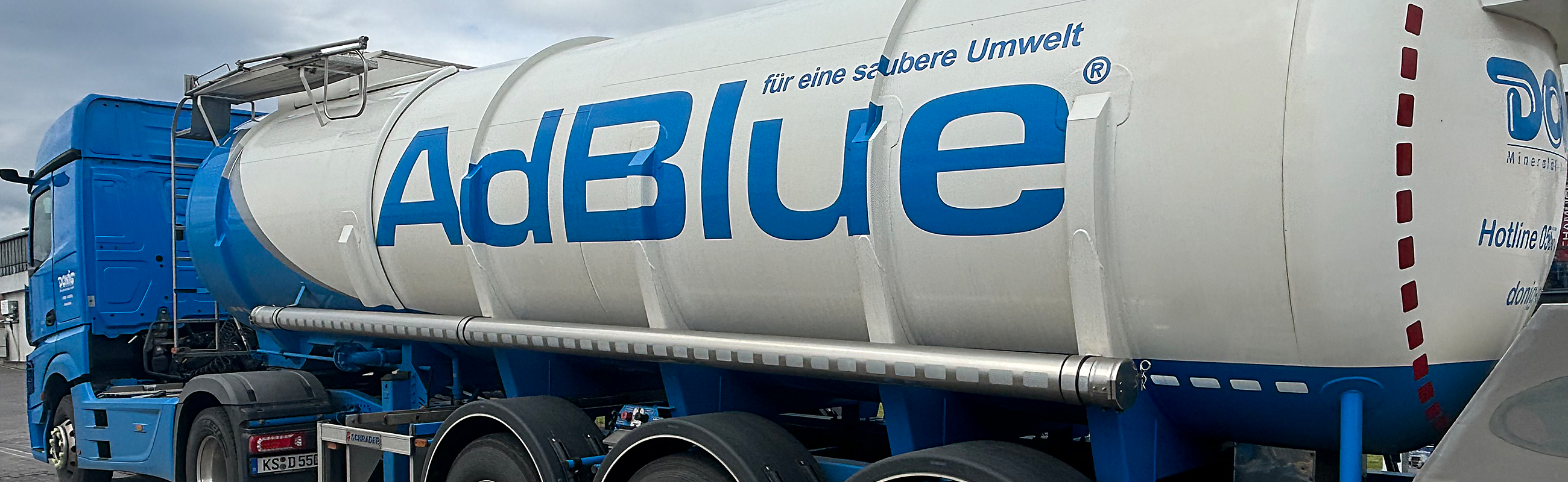 Header_AdBlue-Zug
